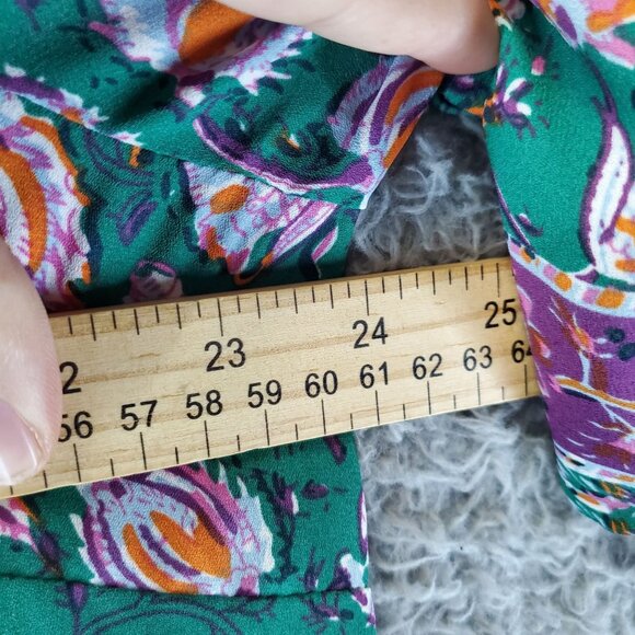 Tahari Top Womens 1X Green Floral-Print Lightweight Blouse - Picture 7 of 9